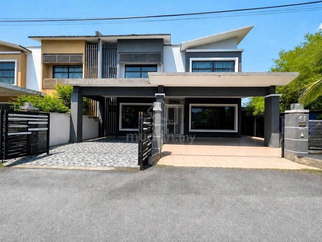 Corner Lot Semi -D  Double Storey Taman Mulia Pajam Negeri Sembilan 1
