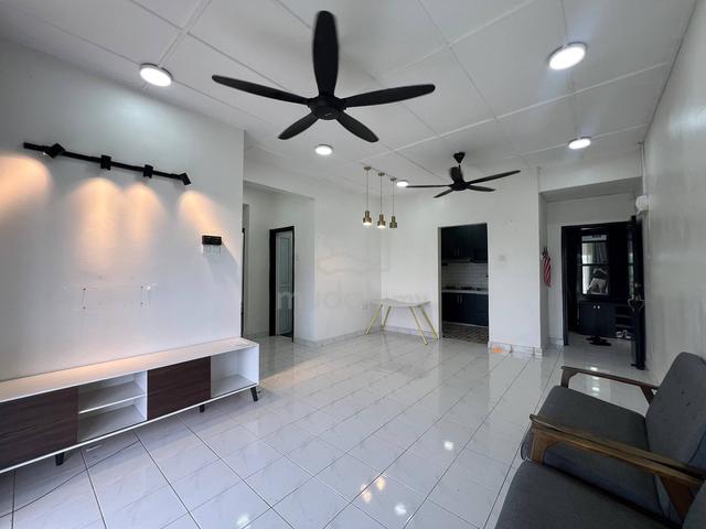 Sri Putra Apartment @ Sungai Buloh 1