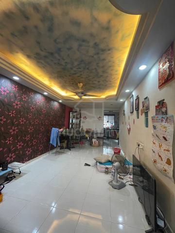 Taman Johor Jaya Jalan Seroja 1