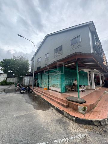 Tampoi 3 Storey Shoplot For Sale 1