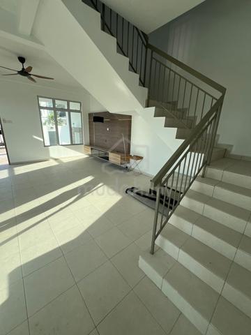 FOR RENT 3sty FURNISHED unit SCIENTEX KUNDANG+CORNERunit+OPENAREA+BIG+ 1