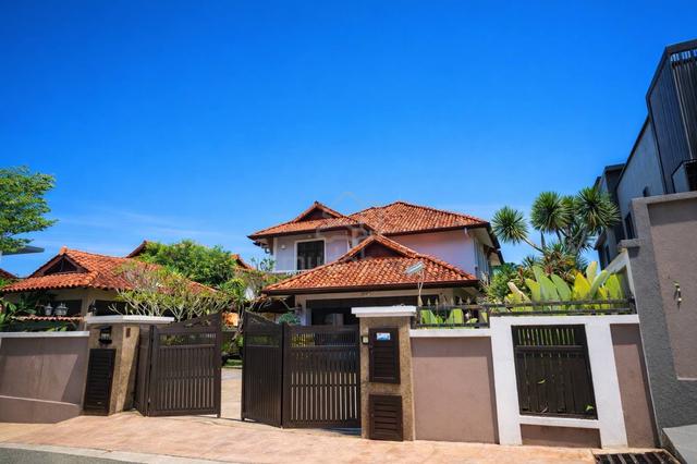 RENOVATED! Double Storey Bungalow Alam Damai Cheras 1