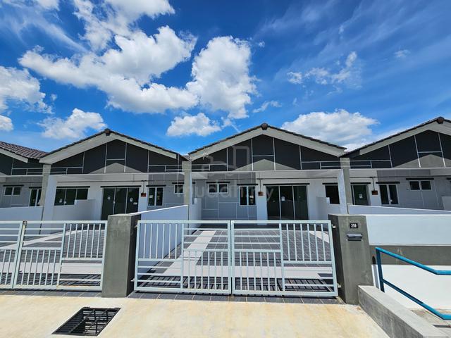 Luxury Single Storey Teres House With Back Land At Sitiawan 1