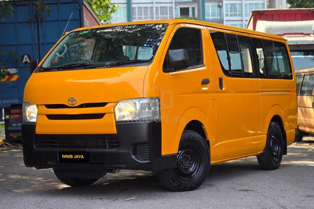 Toyota Hiace KDH200 2.5 Diesel Window Van - 3