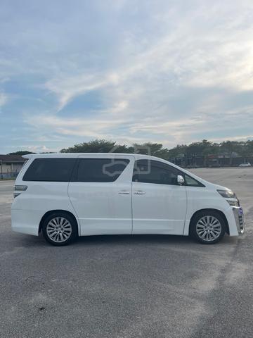Toyota Vellfire Z G Edition Facelift - 4
