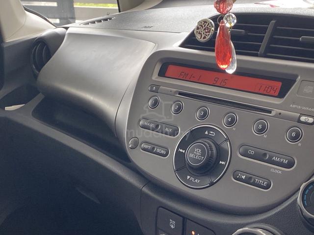 2014 Honda JAZZ 1.5 V (A) - 5