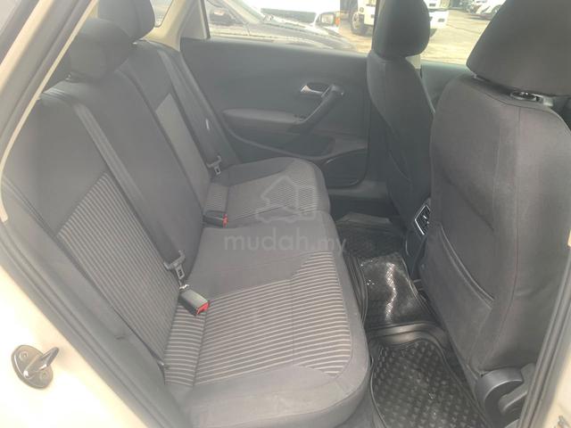 2014 Volkswagen POLO 1.6 Original Cat Loan Tinggi - 5