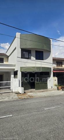 [Renovated Unit] Double Storey for Sale in Balakong 1