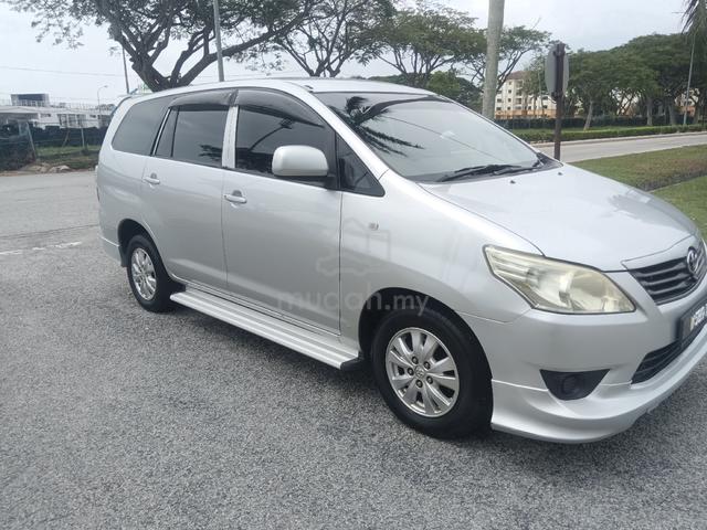 Toyota Innova - 1