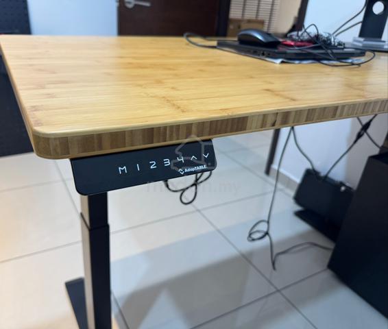 Height adjustable study table - photo 4 of 6