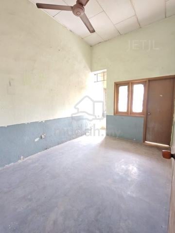 Taman Pendamar Indah Pandamaran Double Storey Shop lot below market 1