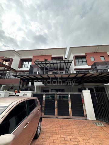 3 Storey Terrace Puchong Renovated MYRA MERANTI 1