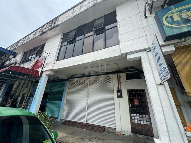 Taman Merak Simpang Ampat Super Cheap 2-Stprey Shoplot Facing Road ! 1