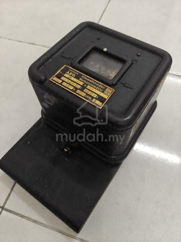 meter elektrik zaman purba  - photo 2 of 5