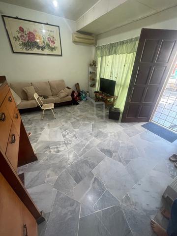 2 storey intermediate house @ USJ 13, freehold 1