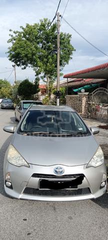 2012 Toyota PRIUS C 1.5 (HYBRID) NHP10R (A) - 3