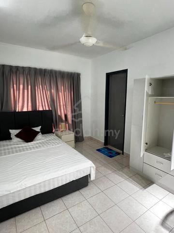 Palm Springs Female Unit New Renovated and New Furniture Ready Move In 1