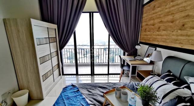 Fully Furnished Partition Middle Room for Rent at The Hamilton 1