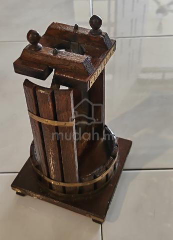 Vintage Castillon wooden swinging bottle cradle - photo 3 of 4