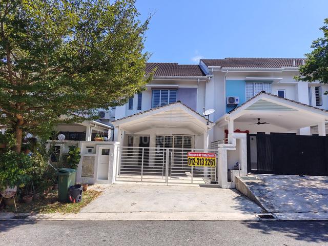 Kajang Taman TTDI Grove Double Storey Terrance House Free Hold 22'x70' 1