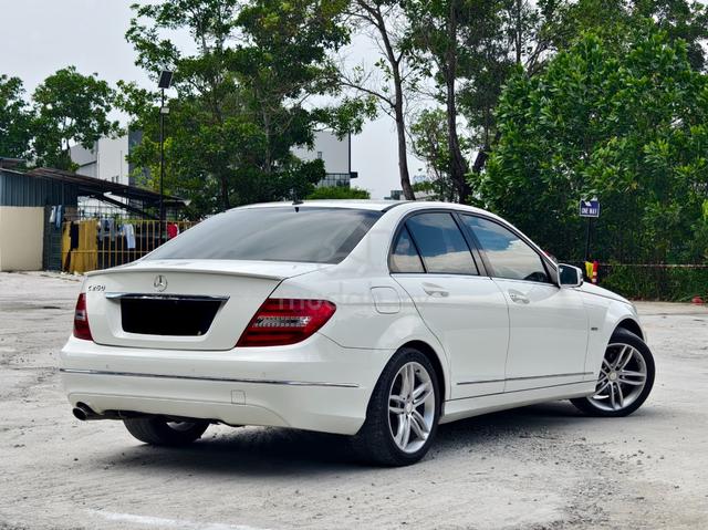 2011 Mercedes Benz C250 CGI BlueEFCY W204 CAR KING - 4