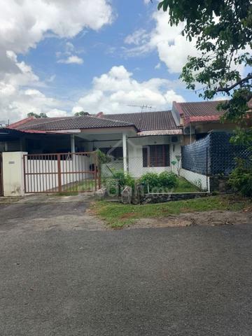 Single storey terrace house 1