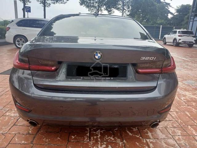 2021 BMW 320i Sport 2.0L (BMW Approved Used) - 2
