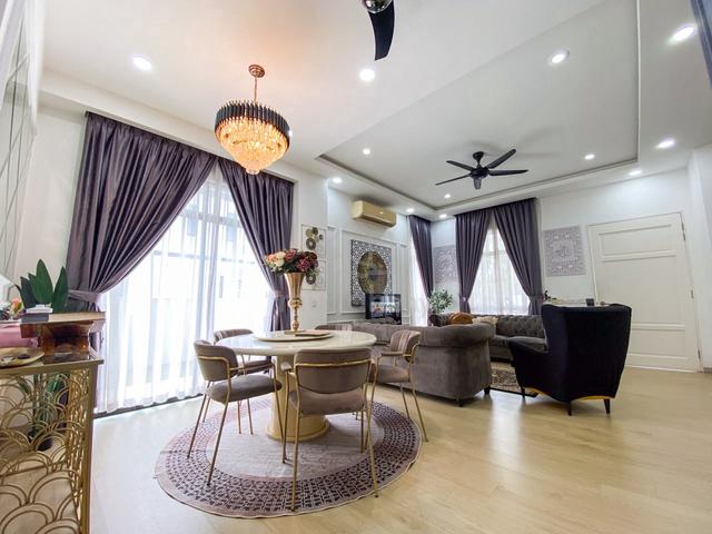 FACING GARDEN Rumah Endlot Graham Garden Eco Grandeur RENOVATED 1