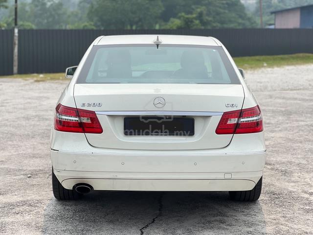 Mercedes Benz E-CLASS 1.8 200 CGI OR/PAINT CONDITI - 4
