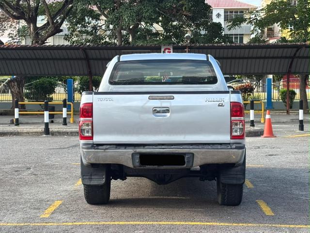 2014 Toyota HILUX D/Cab 2.5 G (M) - 4