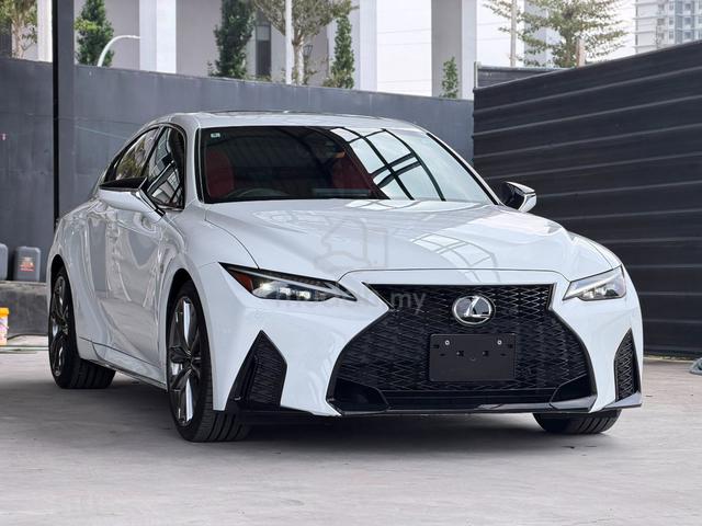 2022 Lexus IS300 2.0 F-SPORT (A)/8 YRS WARRANTY - 2