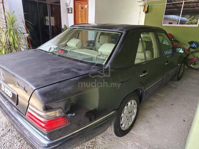 1995 Mercedes Benz 230E 2.3 (A) - 4
