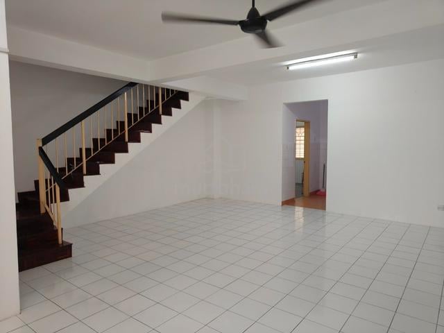 Puncak Jalil, PUJ 2, Double Storey House, Newly Renovated, 4 Bedrooms 1