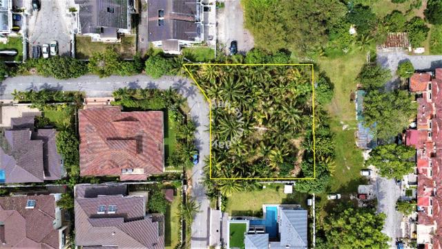 CORNER Bungalow Lot Seksyen 4, Bandar Baru Bangi NEXT TO SCHOOL 1