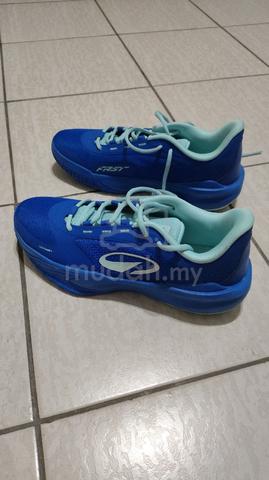 Basketball Shoes Decathlon Kipsta Fast 500 Low - photo 2 of 5