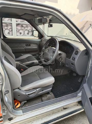 2012 Nissan FRONTIER 2.5 GRANROAD (M) - 2