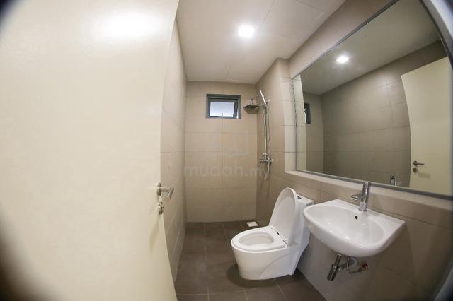 LakeFront Residence 5