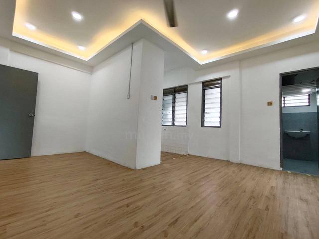 Taman Molek 1