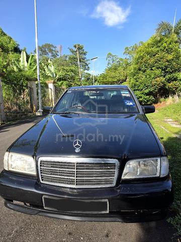 Mercedes-Benz C230 Classic Limited Edition - 1