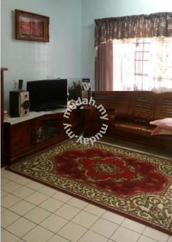 End Lot Double Storey Terrace Jalan Kesumba Bukit Beruntung 1
