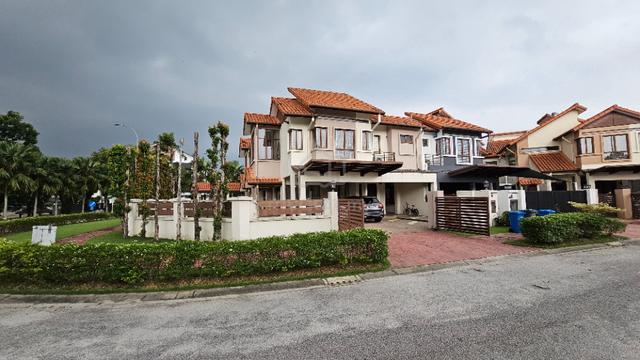 2sty Corner, Lagenda 2, Bukit Jelutong [Lake and Greenery view] 1