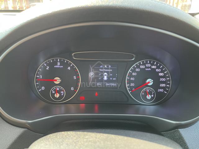 Kia Sorento 2.2D 2017 Diesel Good Condition - 5