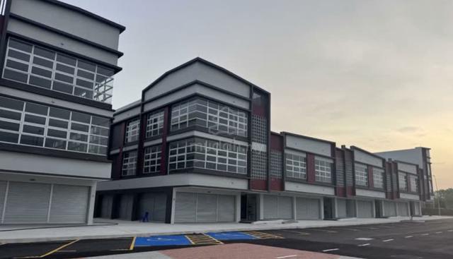 New Temu 2 Elmina East 3-Storey End Lot 1