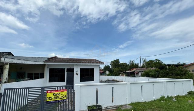 A Corner Unit of Single Storey in Taman Aman Baru, Mambang Diawan 1