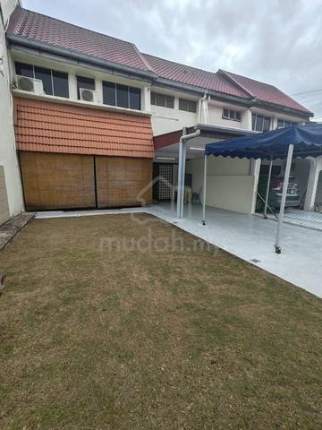 Taman Kolam Air Double Storey Full loan Pelangi century nong Chik jb 1