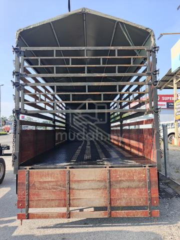 HINO XZU720R WOODEN CARGO w CANVAS - photo 3 of 6