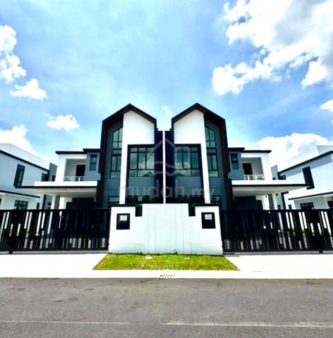 Impian Emas @ Bukit Impian Residence 2 Storey Semi-D House For Sale 1