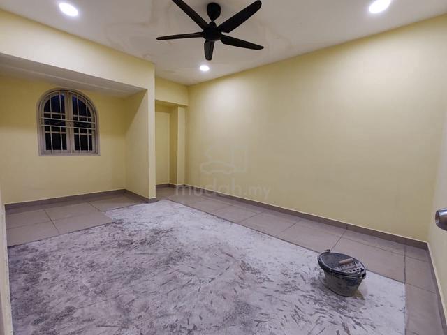 Kelana Jaya SS5 Single Storey Near Unitar Kolej Newly Renovated To Let 1