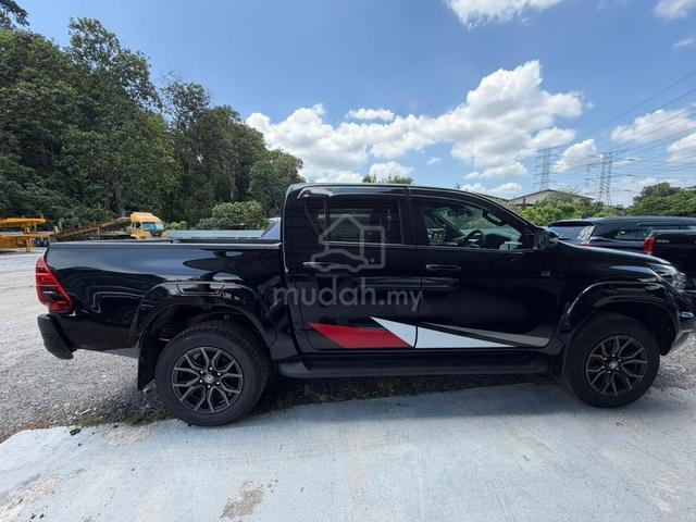 2025 Toyota HILUX 2.8 GR SPORT MY23 (A) - 4