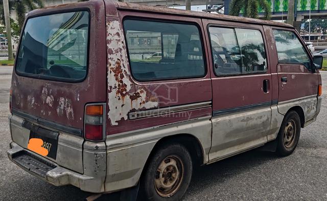 Van Mitsubishi 1.6 Petrol Manual - 4